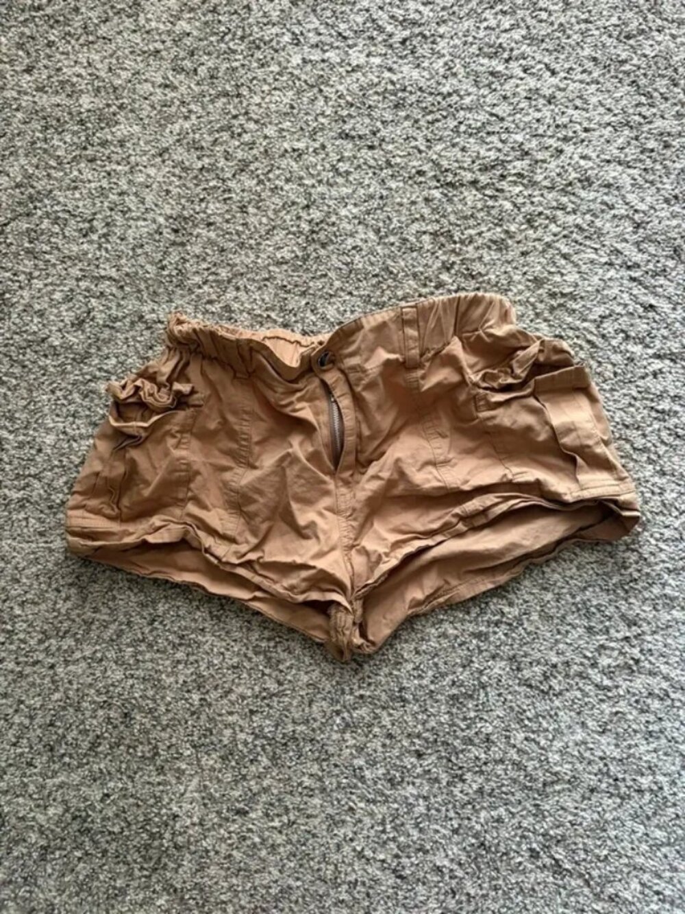 Women’s Tan Ruffle Utility Shorts Size Small